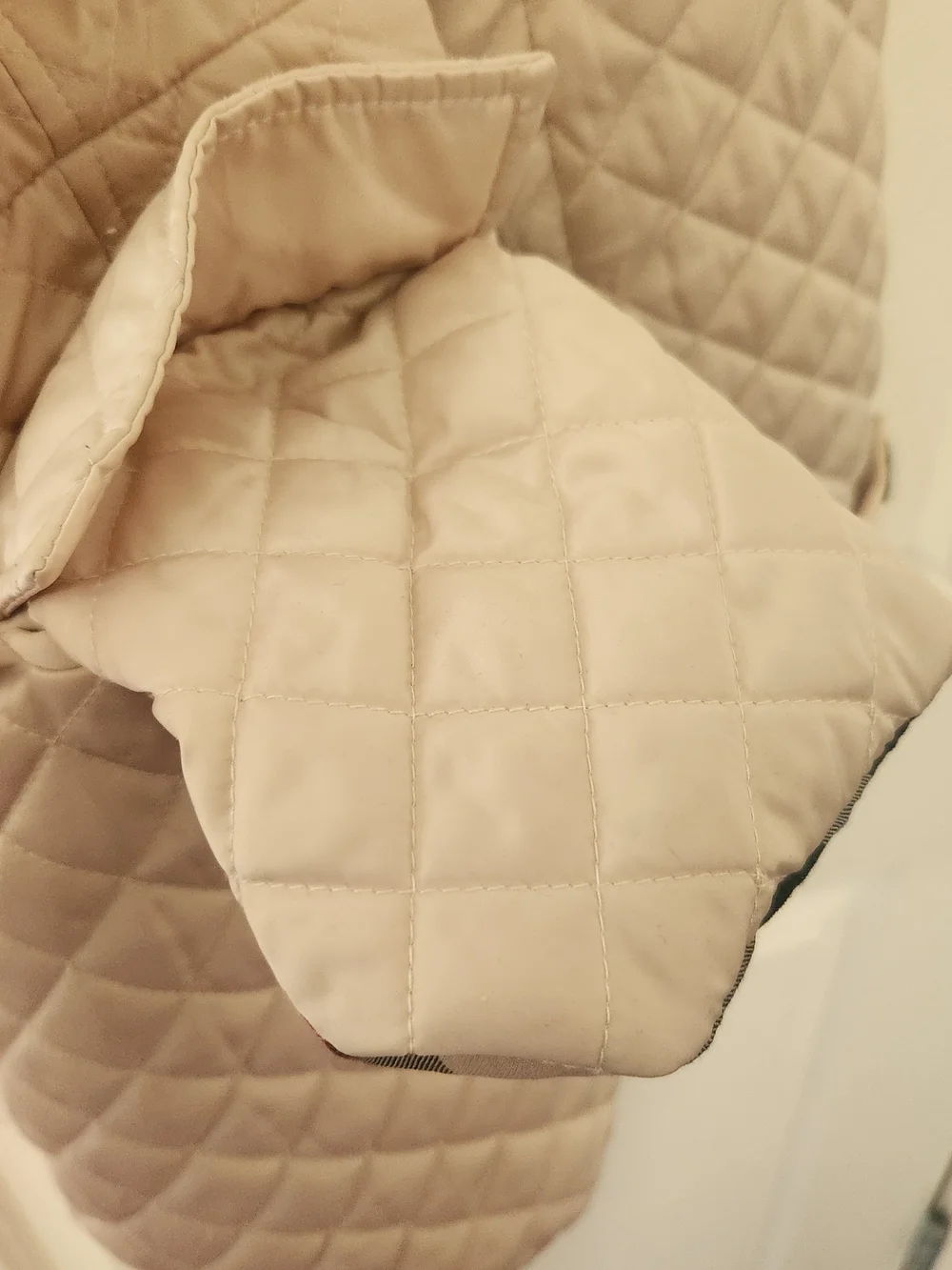 Burberry ivory Quilted Trench Coat - Picture 5 of 11